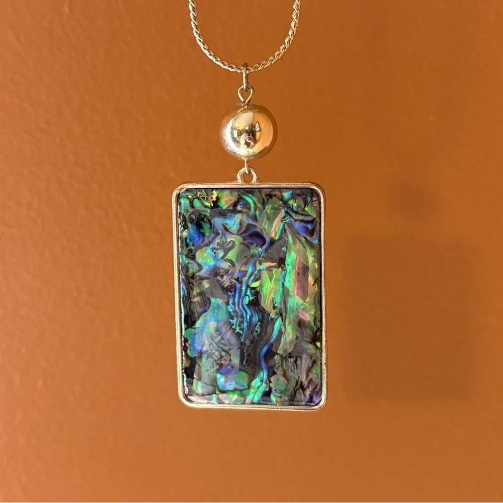 Abalone & gold Necklace